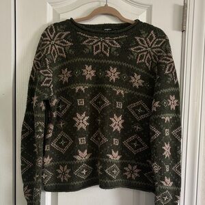 Elegant Snowflake Pattern Women's Sweater